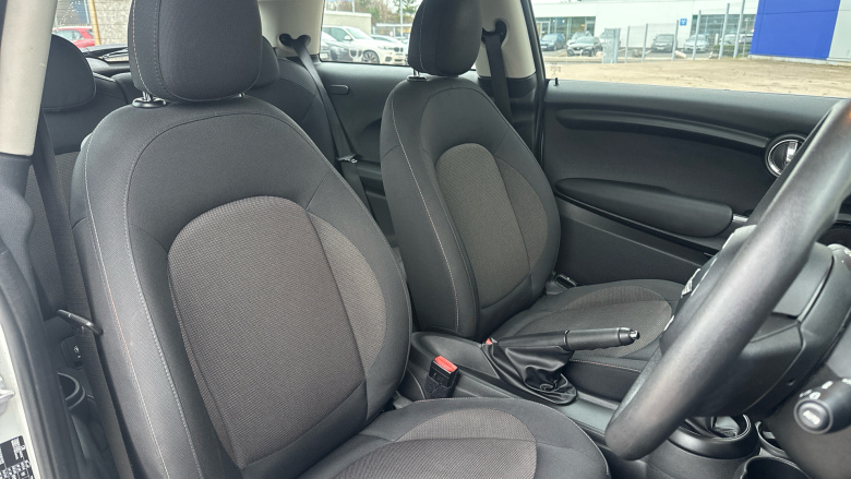 MINI Hatchback 1.5 Cooper 3dr Petrol Hatchback